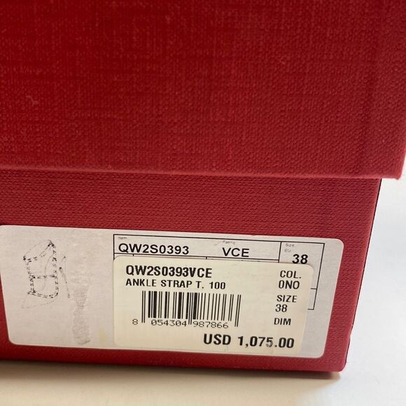 Valentino Garavani

Black and Gold Rockstud Ankle Strap Pump - Picture 16 of 17